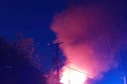 Sarcicourt : trois maisons ravagées par les flammes, le drame évité grâce aux chiens