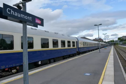 Train de luxe dans la gare de Chaumont