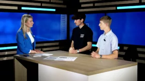 Invité sur le plateau de puissance télévision