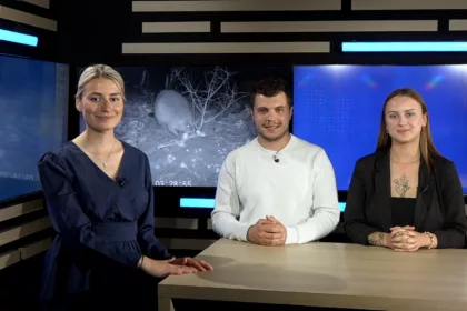 Invité sur le plateau de puissance télévision