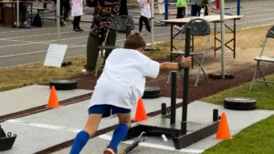 Enfant qui fait du crossfit