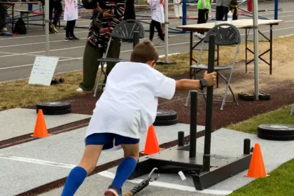 Enfant qui fait du crossfit