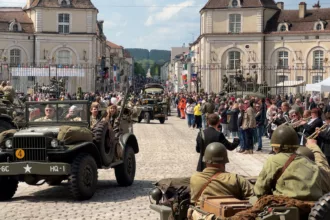 400 Commerciens dans les rues pour commémorer le 8 mai