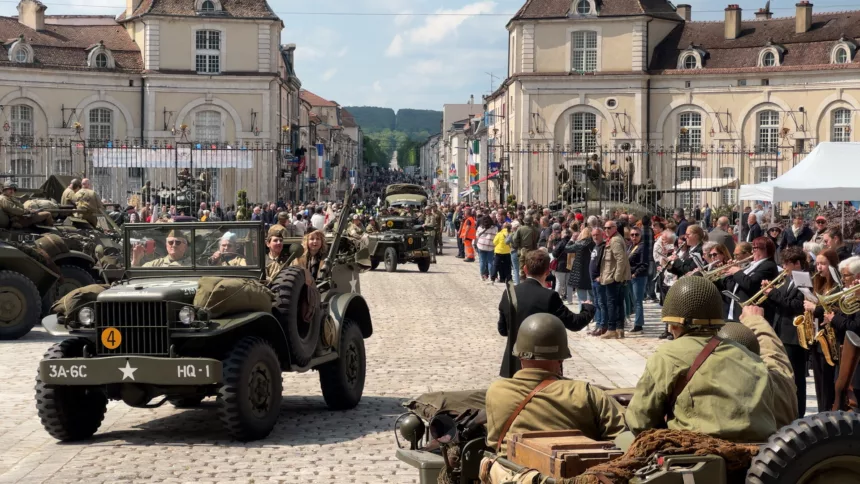 400 Commerciens dans les rues pour commémorer le 8 mai