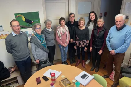 Une dizaine de bénévoles de l'UNAFAM autour d'une table