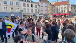 Rassemblement silencieux à la mairie de Chaumont