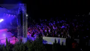 Festival la tête dans le fion