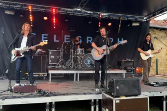 Groupe Telegraph sur scène lors du festival mai du son