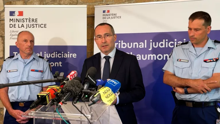 Procureur de la république de Chaumont en conférence de presse