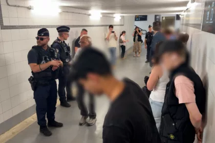 Deux passagers ont été arrêtés pour stups