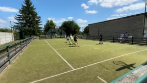 Dans ce petit village, la culture et le sport font vivre les 42 enfants