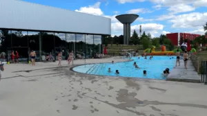 Victimes de leur succès, les piscines du territoire débordent sous la chaleur