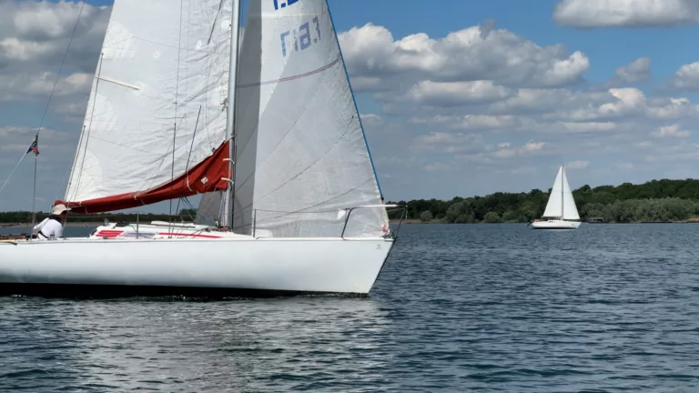 Port de Nemours : une course à la voile qui nécessite stratégie et précision