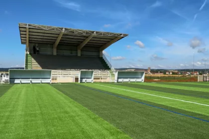Bologne : un nouveau terrain de football pour les 200 adhérents du club