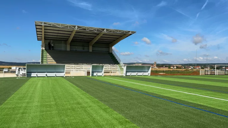 Bologne : un nouveau terrain de football pour les 200 adhérents du club