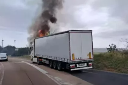 Camion en feu