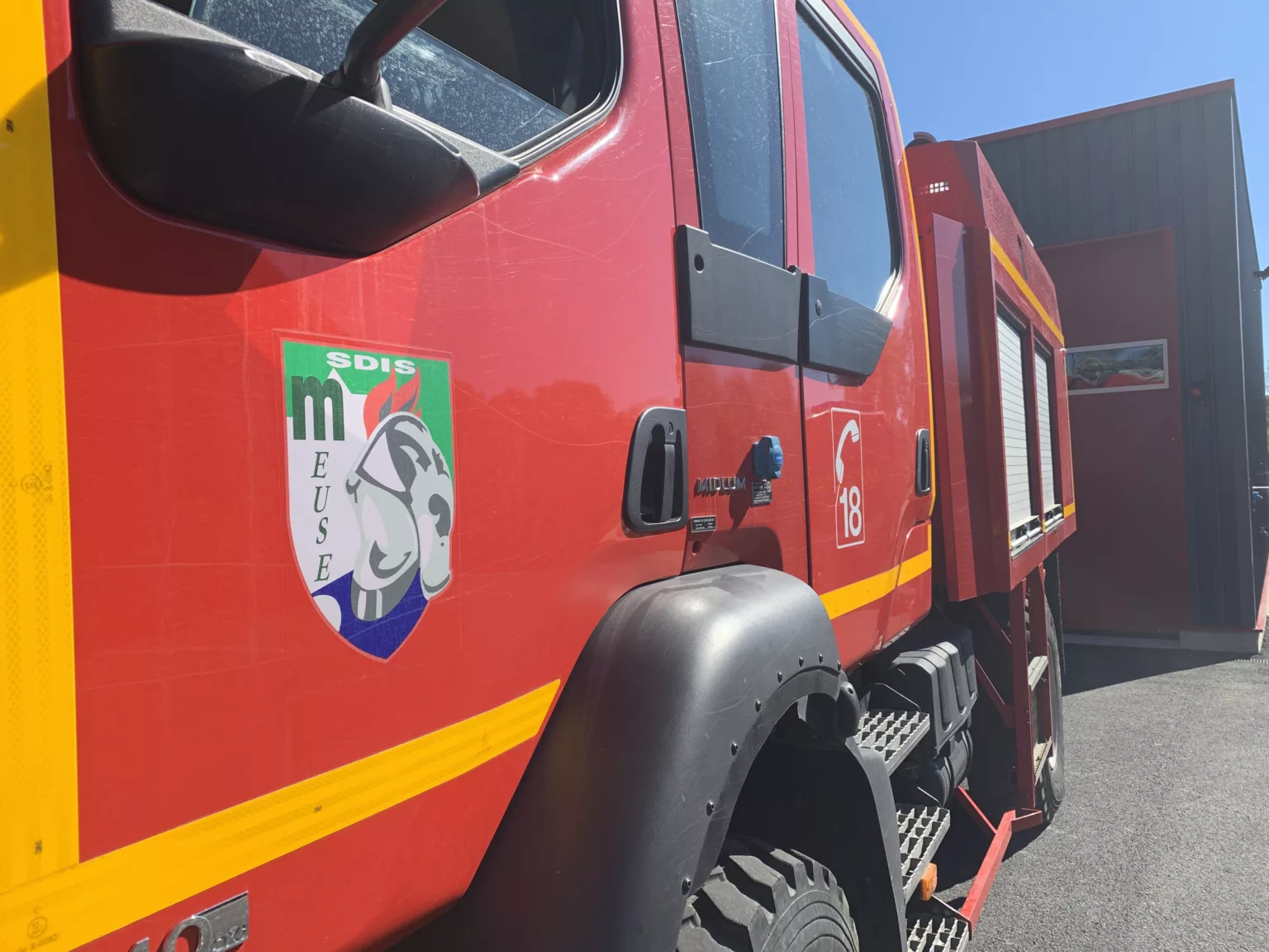 Bar-le-Duc : de la nourriture brûle dans un four, la fumée se propage dans l'appartement