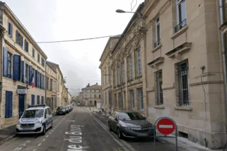 Capture Google Maps Police Bar le DUc
