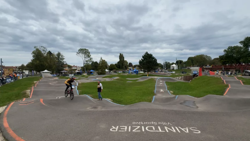 Les pumptracks, un outil sportif qui se développe de plus en plus