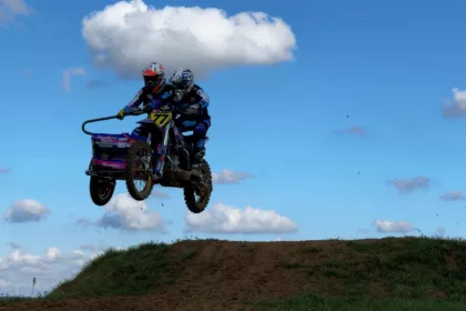 Le sidecar : trois roues, une dose d’adrénaline