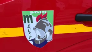 Meuse : un poids lourd renversé, deux personnes transportées à l’hôpital