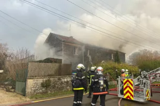 Une maison part en fumée à Ménil-sur-Saulx