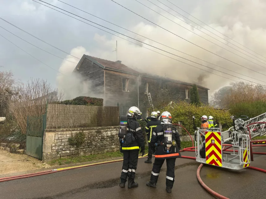 Une maison part en fumée à Ménil-sur-Saulx