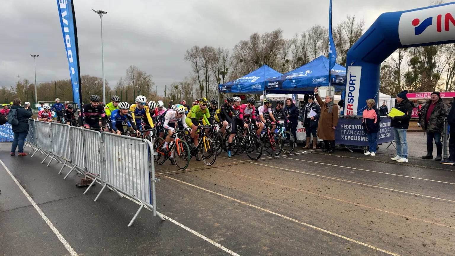 Boue, rythme et spectacle : retour sur le cyclo-cross de Vitry-le-François